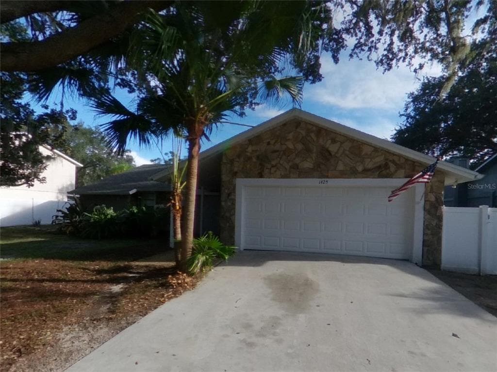 1425 CORNER OAKS DRIVE BRANDON, FL 33510
