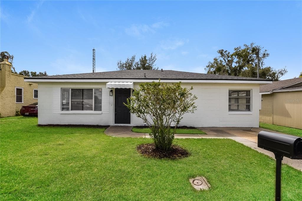 102 W SAINT LOUIS AVENUE EUSTIS, FL 32726