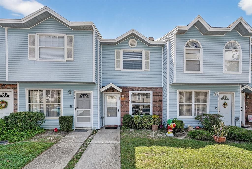 8706 LIBERTY PLACE TAMPA, FL 33615