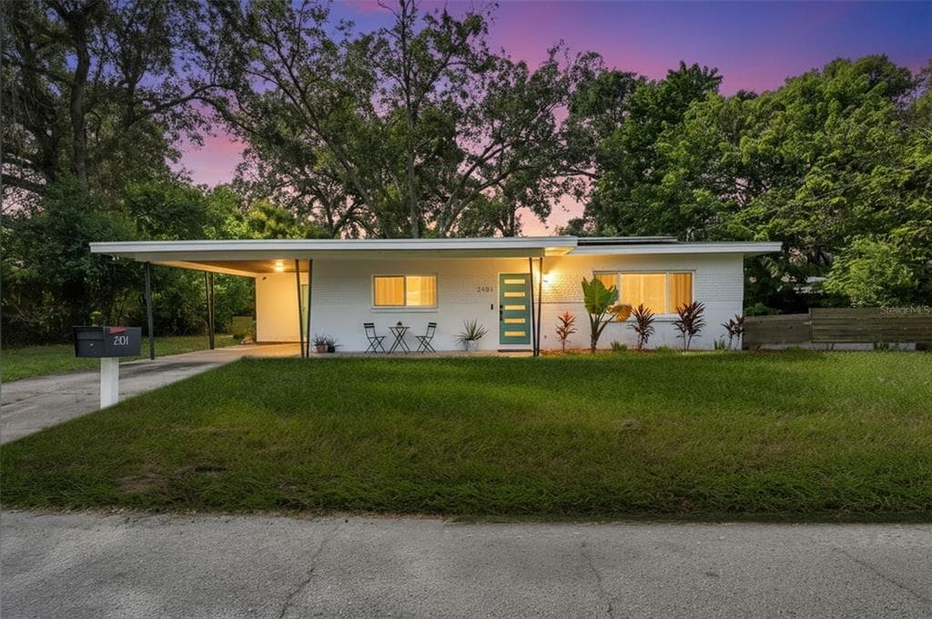 2101 E LAMBRIGHT STREET TAMPA, FL 33610