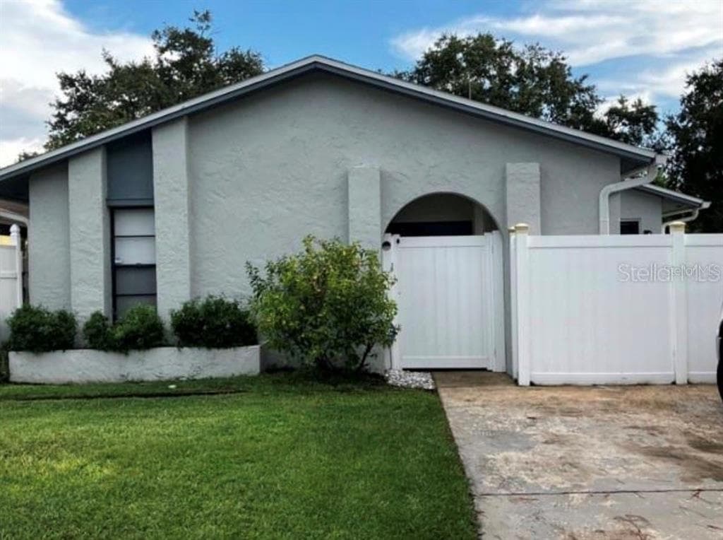 10722 CROWNGATE LANE TAMPA, FL 33624