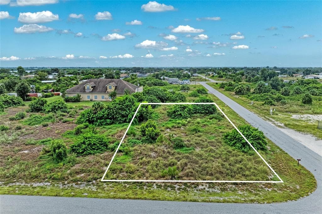 27071 DEL PRADO PARKWAY PUNTA GORDA, FL 33983