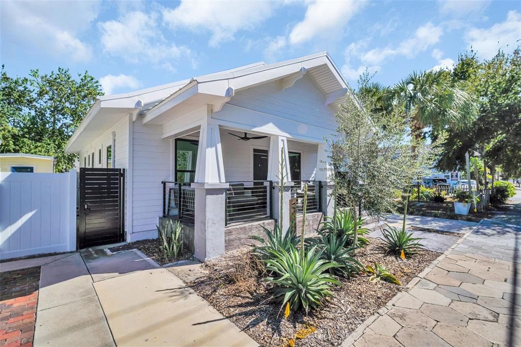 747 2ND STREET N ST PETERSBURG, FL 33701