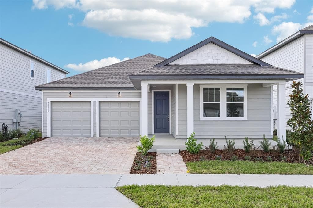 22109 AMBERBUSH CT. MOUNT DORA, FL 32757