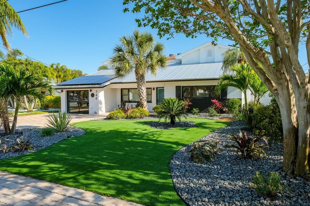 746 BOCA CIEGA ISLE DRIVE ST PETE BEACH, FL 33706