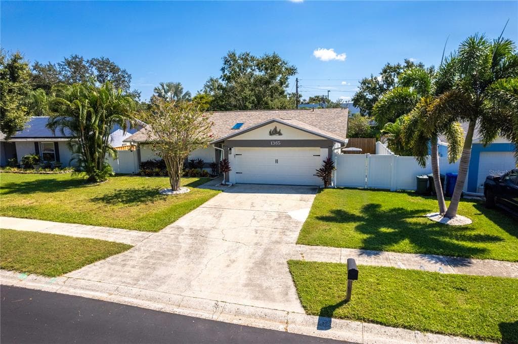 1365 WINDING BROOK WAY DUNEDIN, FL 34698