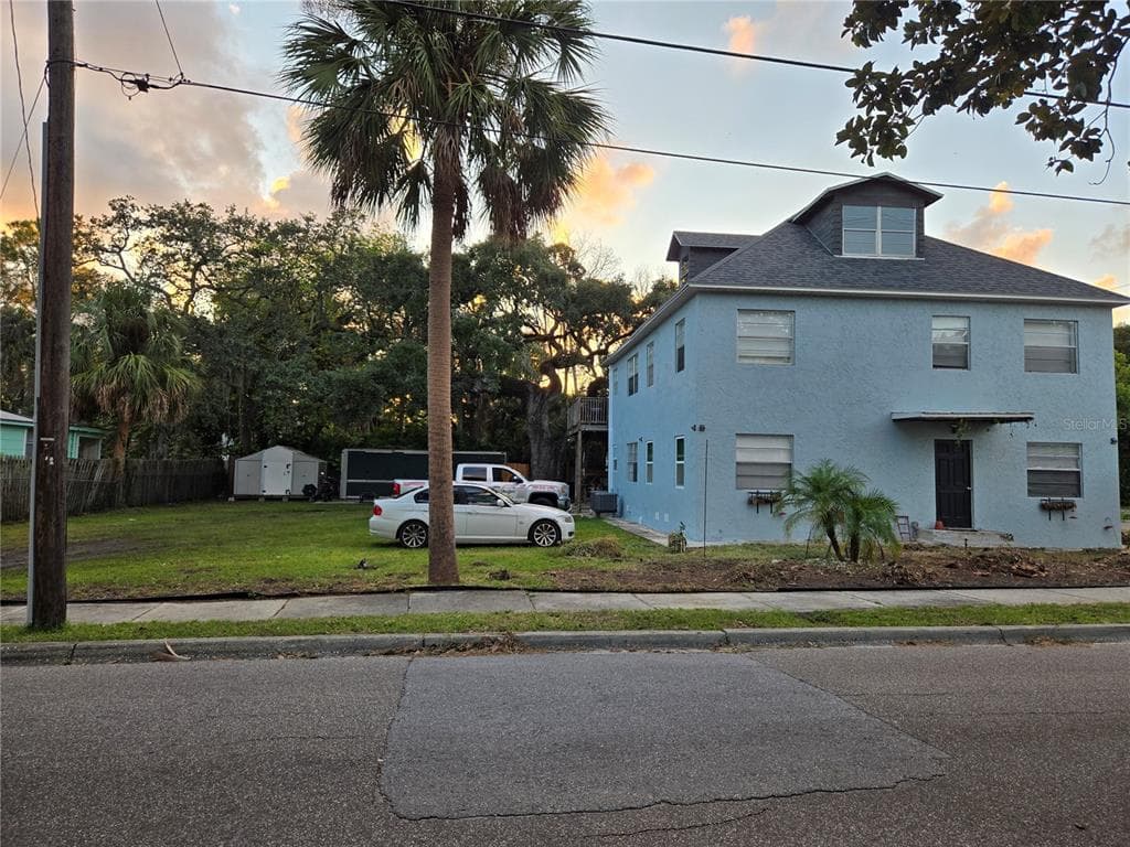 101 W LEMON STREET UNIT 4 TARPON SPRINGS, FL 34689