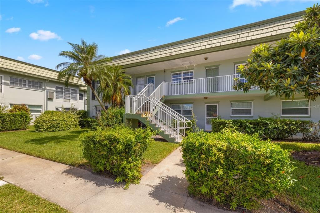 1433 S BELCHER ROAD UNIT A8 CLEARWATER, FL 33764