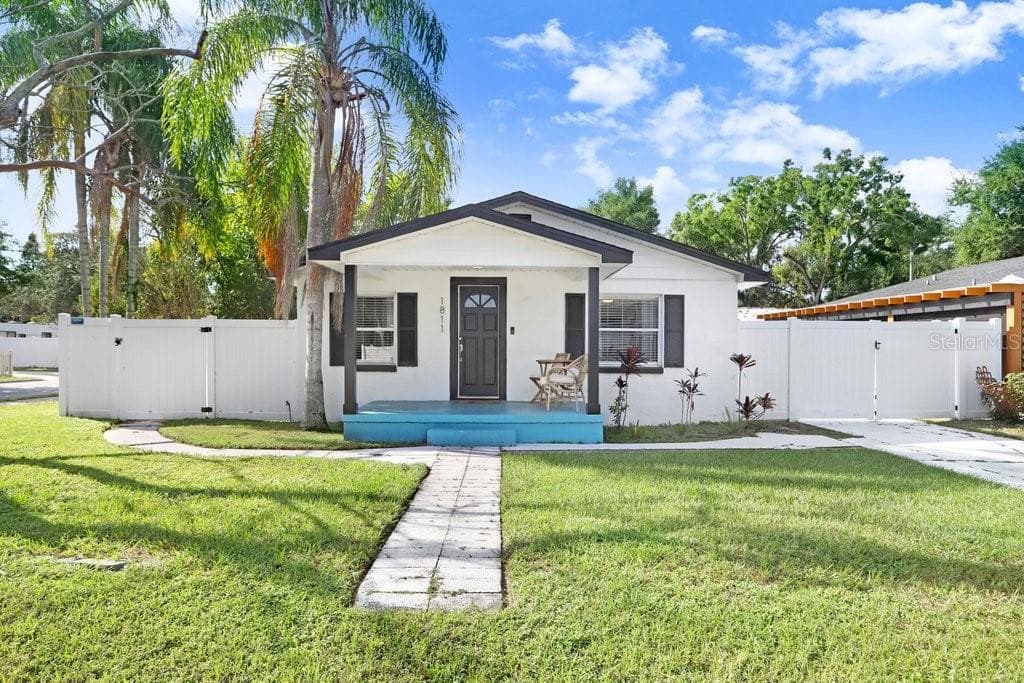 1811 E PALIFOX STREET TAMPA, FL 33610