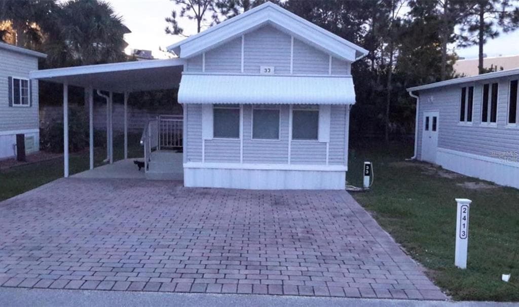 2413 LIMEWOOD AVENUE UNIT 33 CLERMONT, FL 34714