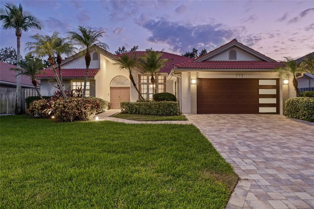 772 LIVE OAK TERRACE NE ST PETERSBURG, FL 33703