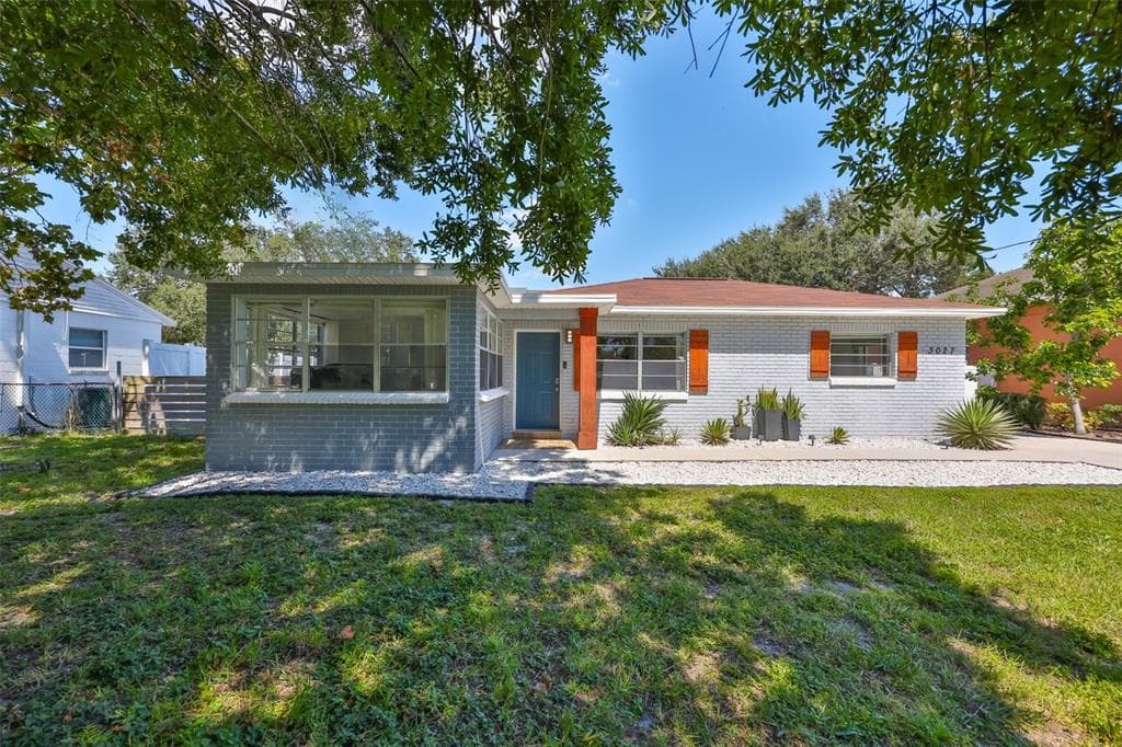 3027 W NAPOLEON AVENUE TAMPA, FL 33611