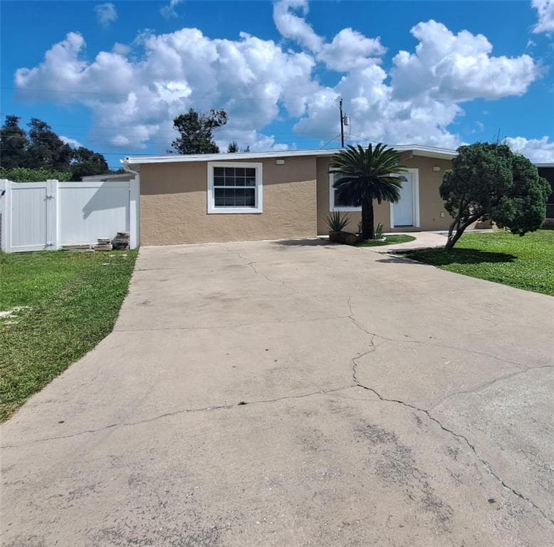 6017 N HALE AVENUE TAMPA, FL 33614
