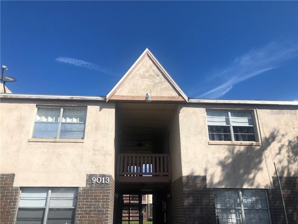 9013 WESTCHESTER CIRCLE UNIT 26 TAMPA, FL 33604
