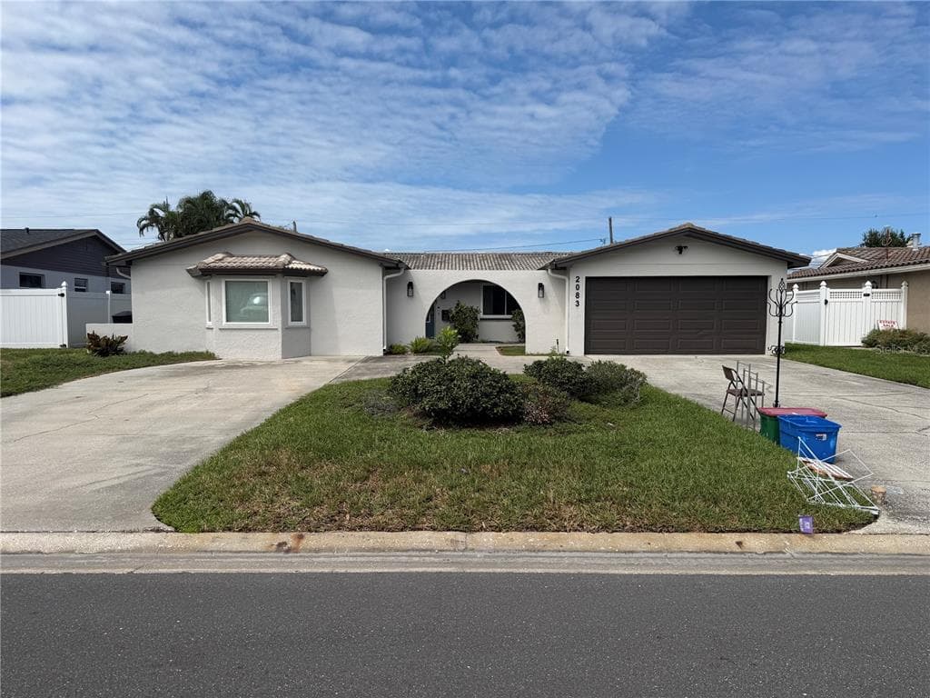 2083 MONTANA AVENUE NE ST PETERSBURG, FL 33703