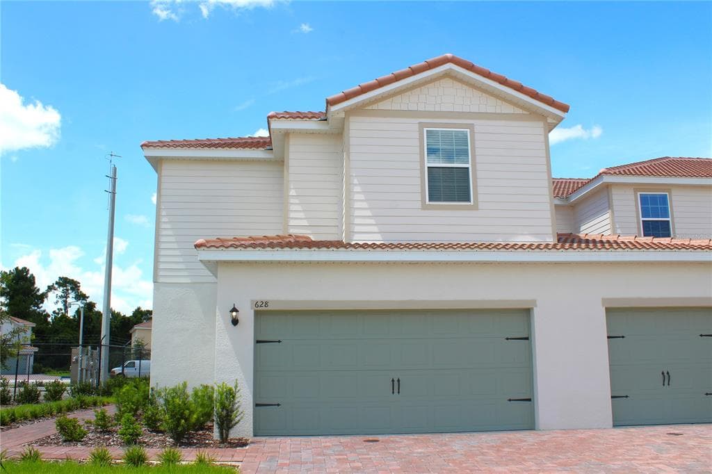 628 BAY LEAF DRIVE POINCIANA, FL 34759