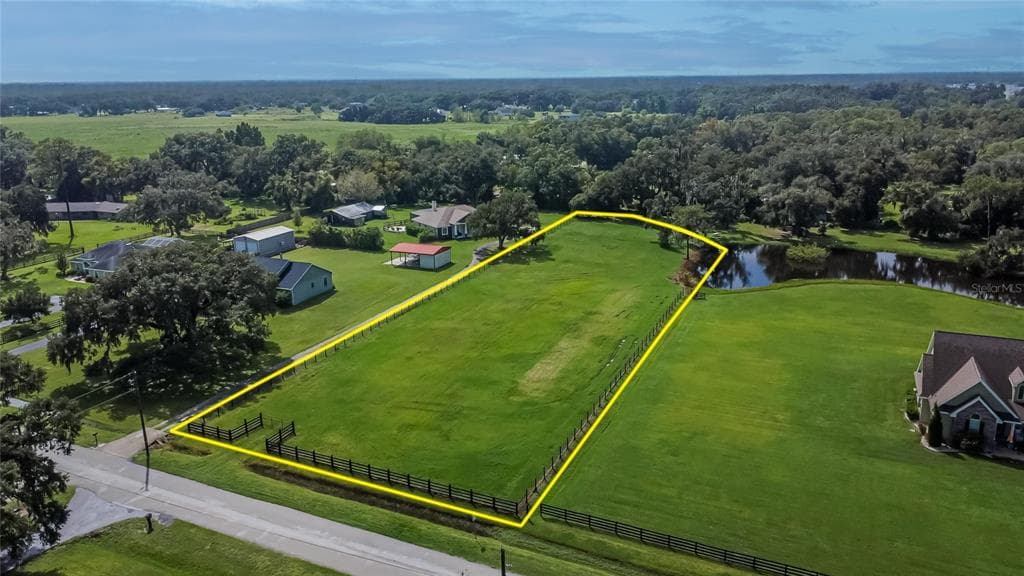 4801 SLEEPY HOLLOW LANE PLANT CITY, FL 33565