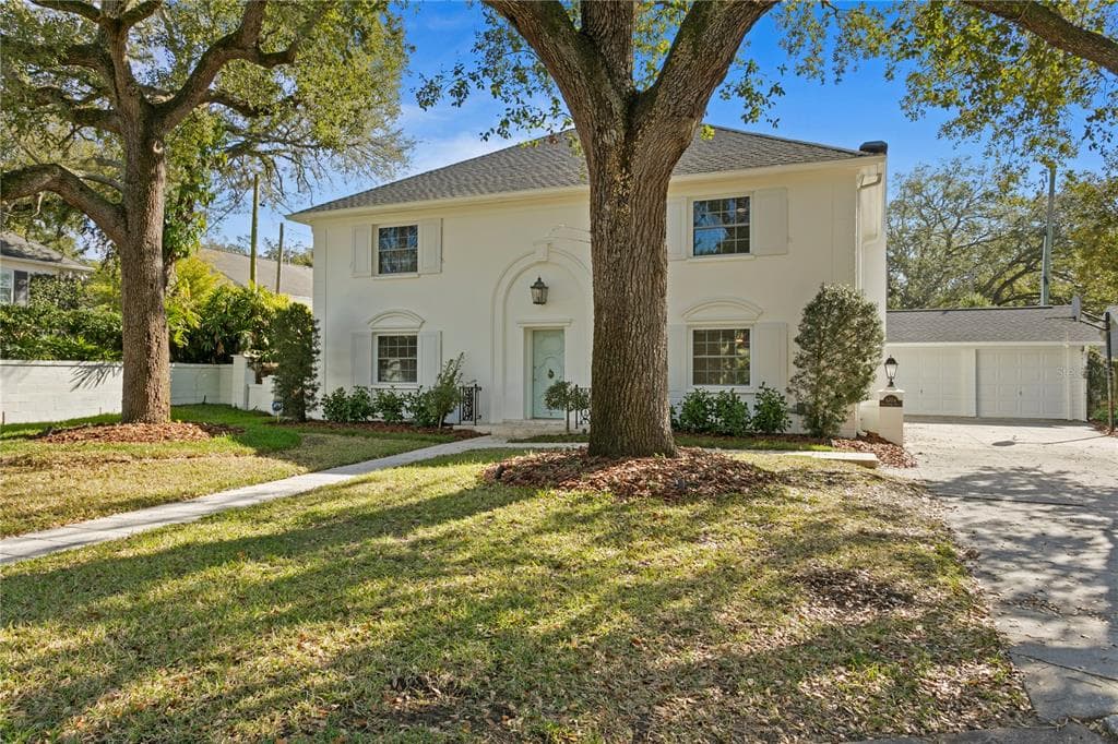 4704 W BROOKWOOD DRIVE TAMPA, FL 33629