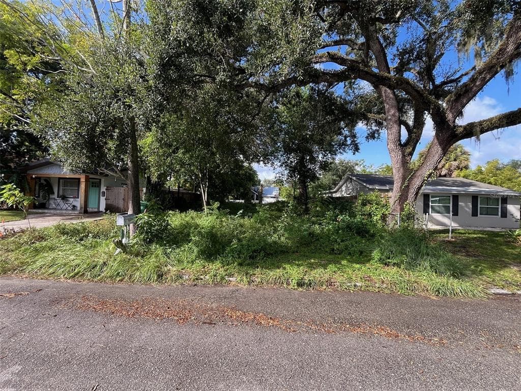 211 W EMILY STREET TAMPA, FL 33603