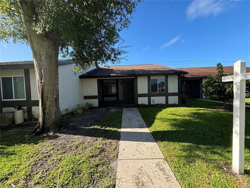 2300 BANCROFT CIRCLE S UNIT B PALM HARBOR, FL 34683