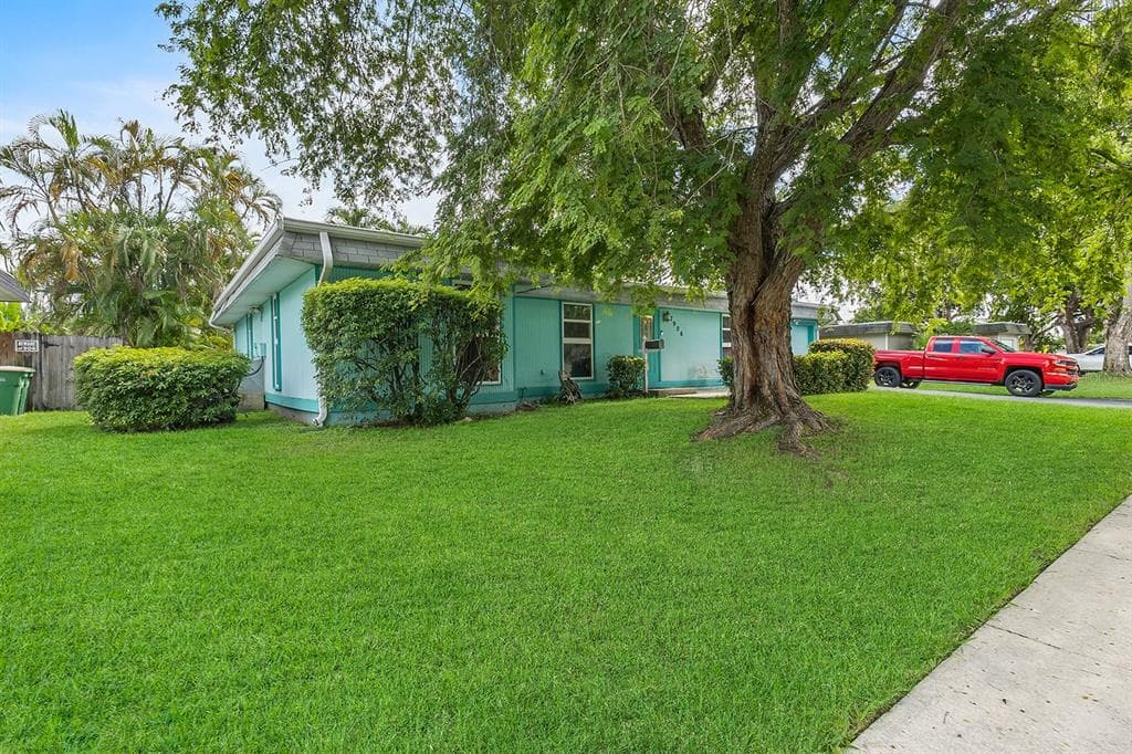 7906 NW 75TH AVENUE TAMARAC, FL 33321