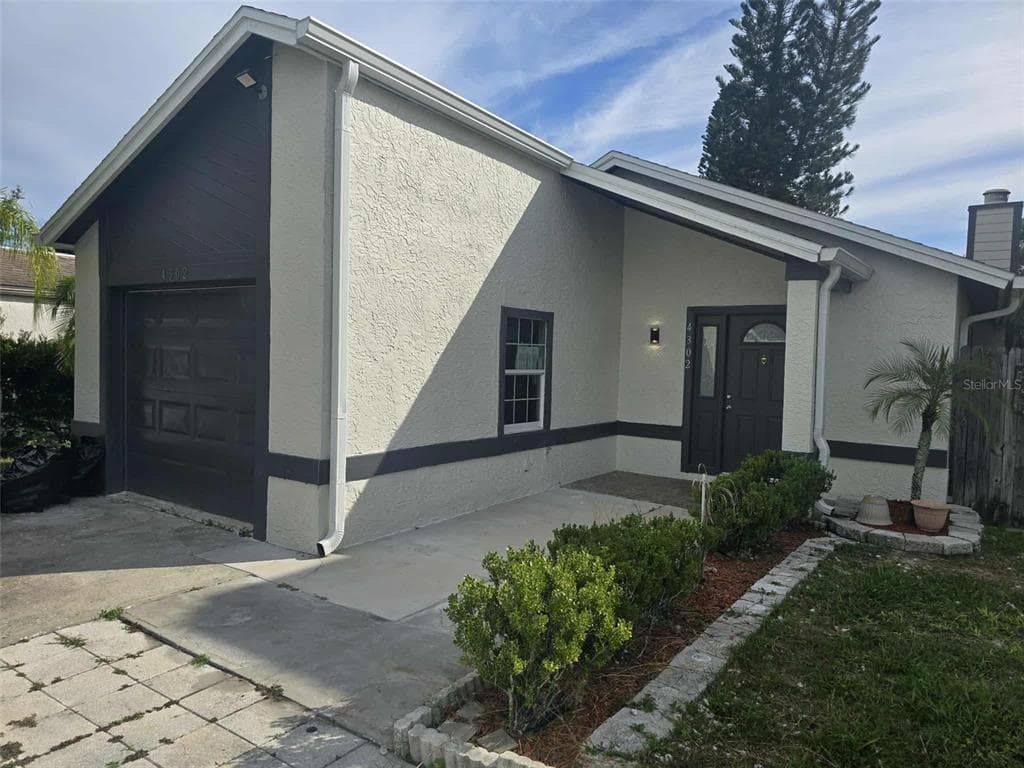 4302 VENICE DRIVE LAND O LAKES, FL 34639