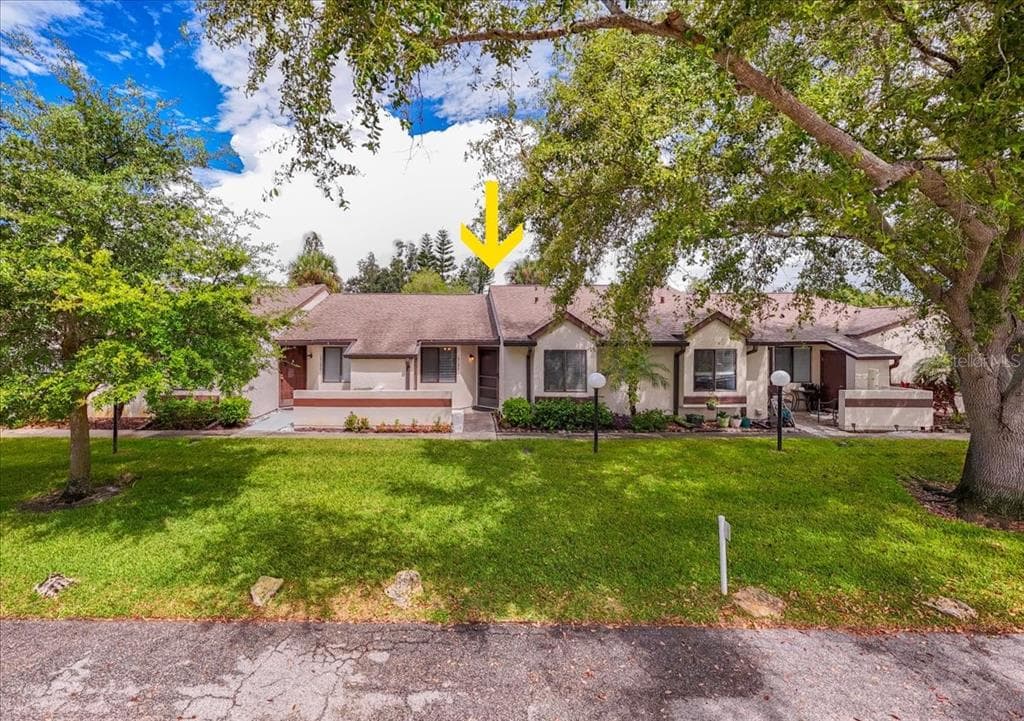6104 39TH AVENUE W BRADENTON, FL 34209