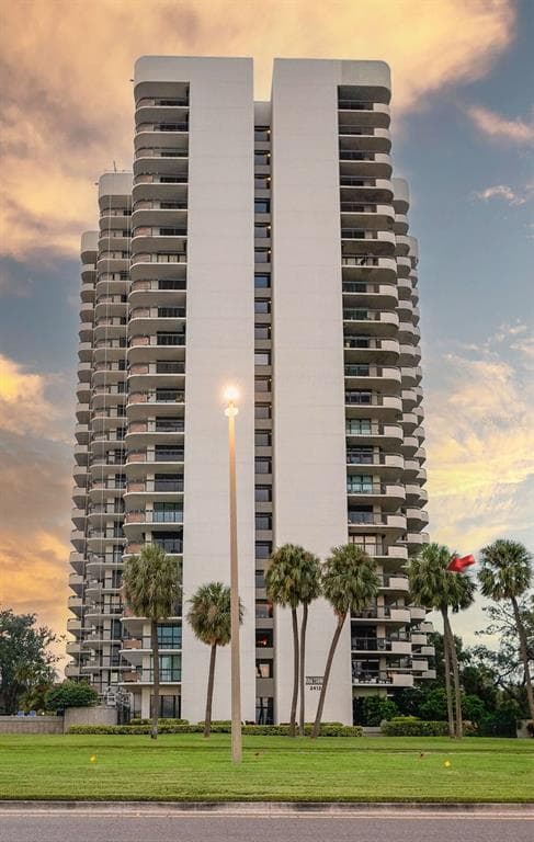 2413 BAYSHORE BOULEVARD UNIT 503 TAMPA, FL 33629