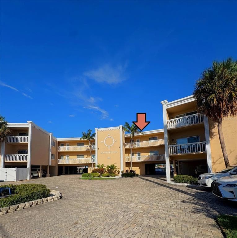 11605 3RD STREET E UNIT 306 TREASURE ISLAND, FL 33706