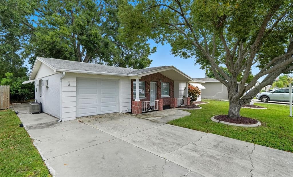 3125 SALISBURY DRIVE HOLIDAY, FL 34691