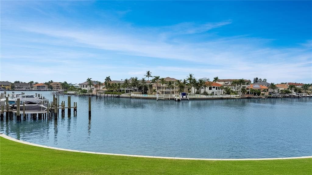 6240 KIPPS COLONY COURT S UNIT 101 GULFPORT, FL 33707