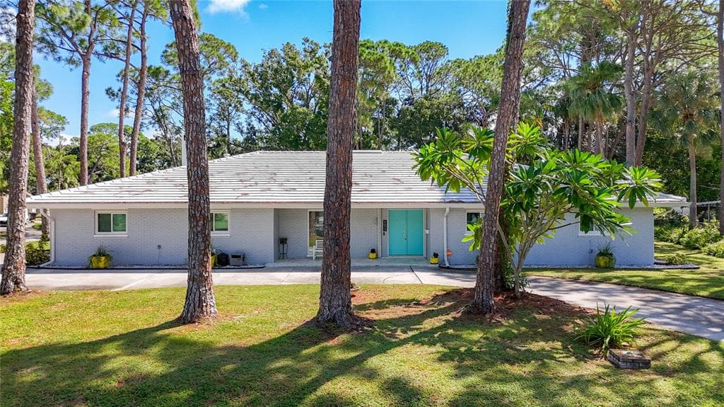 8693 15TH STREET N ST PETERSBURG, FL 33702