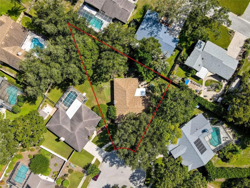 18401 DEBONAIR PLACE LUTZ, FL 33549