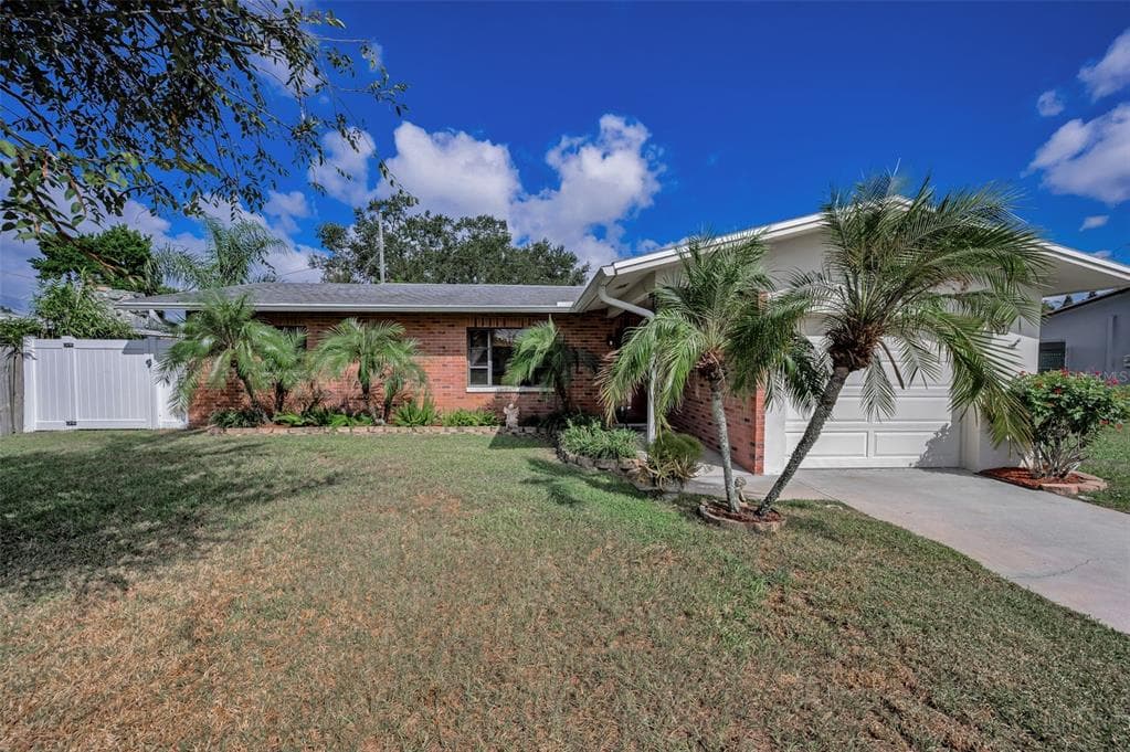 929 BRITTON STREET LARGO, FL 33770