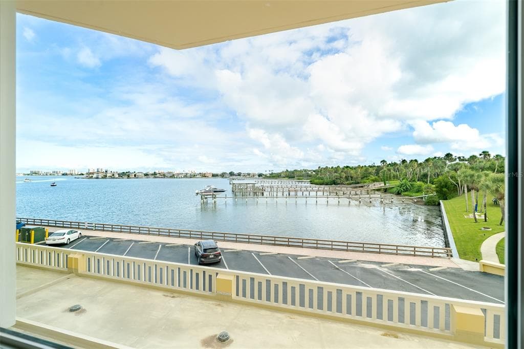 100 BLUFF VIEW DRIVE UNIT 212C BELLEAIR BLUFFS, FL 33770