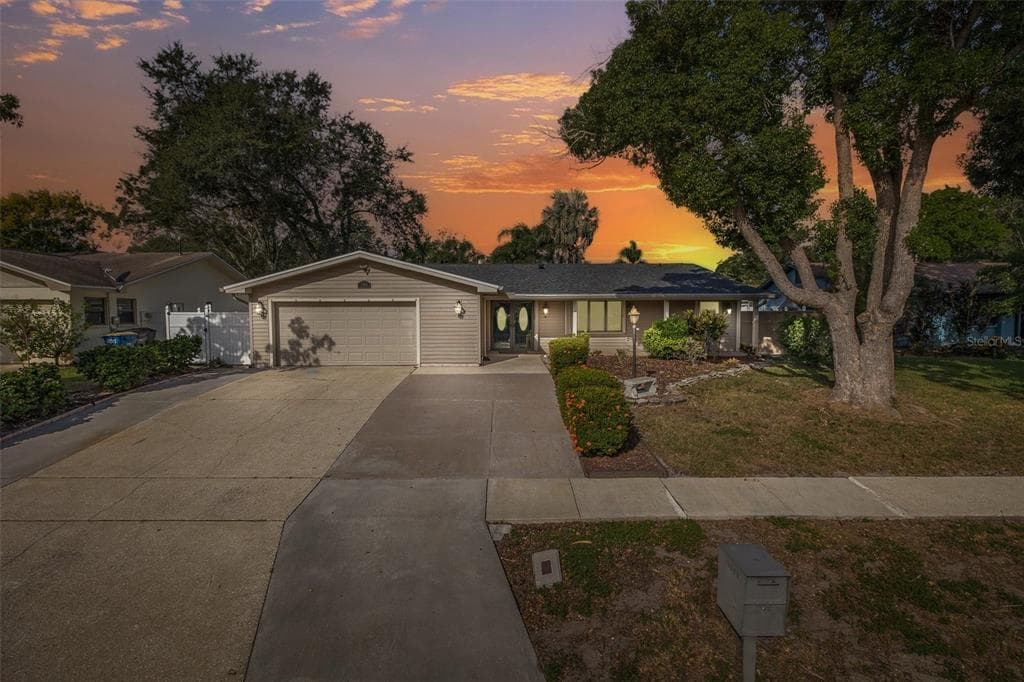 2568 REDWOOD WAY