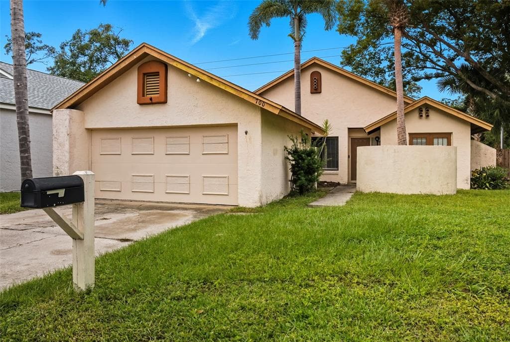 700 LAKESIDE PLACE LONGWOOD, FL 32750