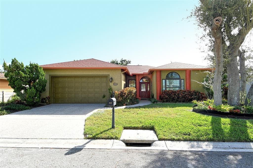 919 65TH STREET NW BRADENTON, FL 34209