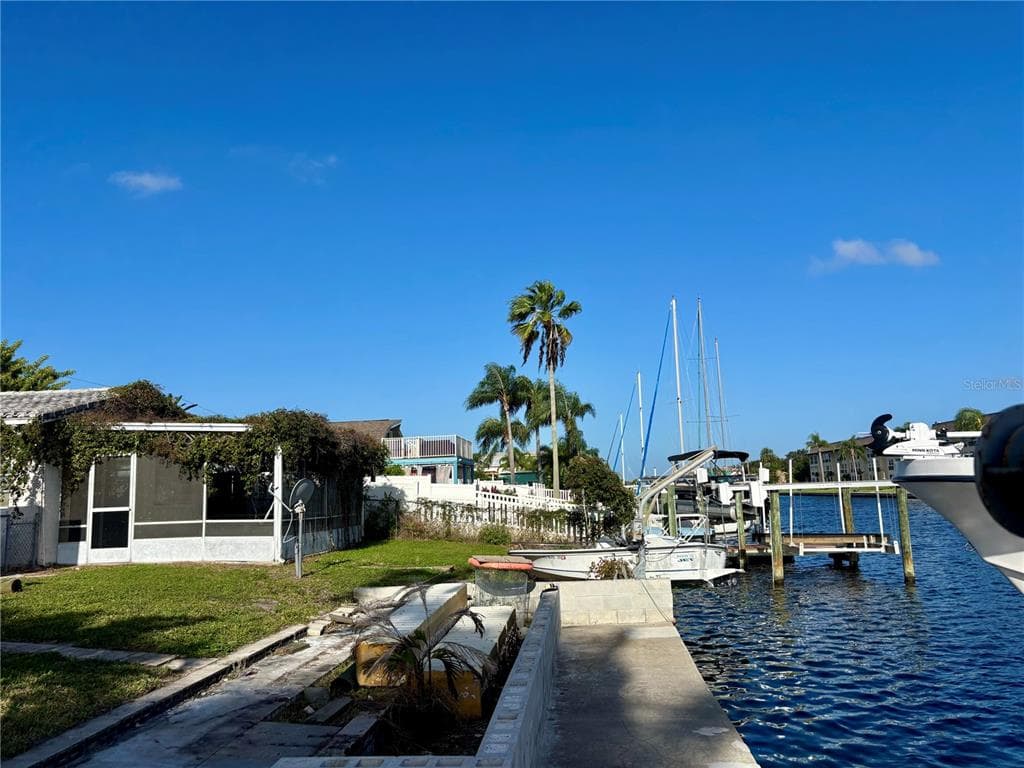 4527 FLORAMAR TERRACE NEW PORT RICHEY, FL 34652