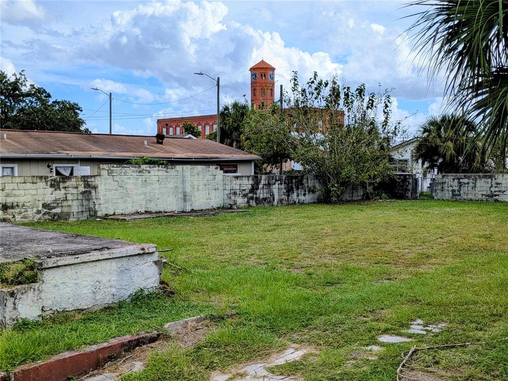 2114 W BEACH STREET TAMPA, FL 33607