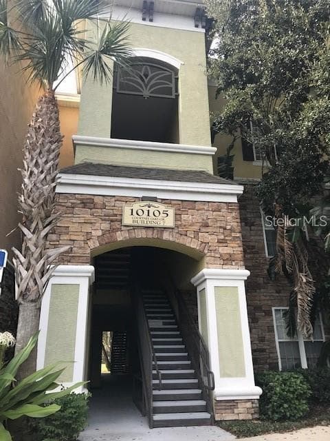 10105 COURTNEY OAKS CIRCLE UNIT 304 TAMPA, FL 33619