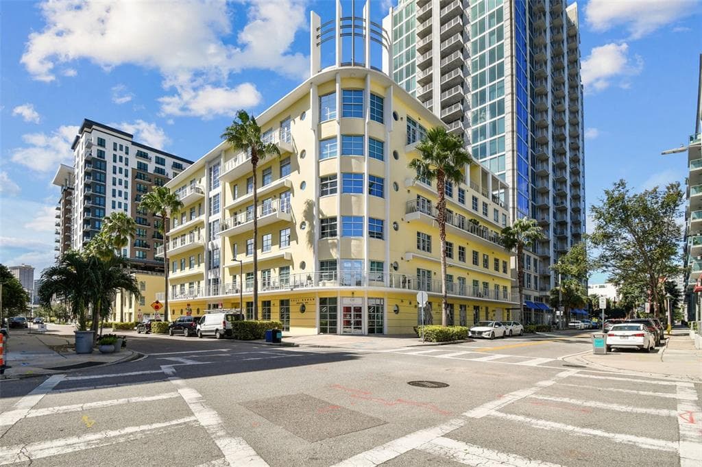 1212 E WHITING STREET UNIT 405