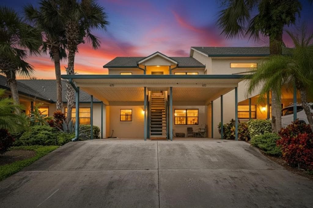 620 YARDARM DRIVE UNIT 10