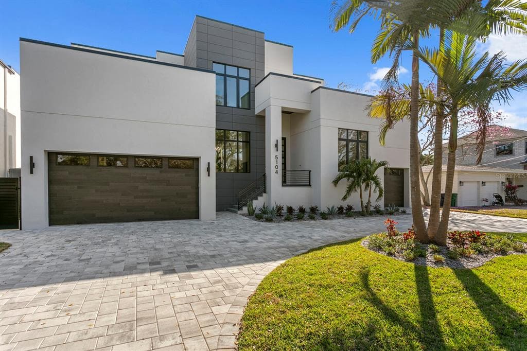 5104 W PLATT STREET TAMPA, FL 33609
