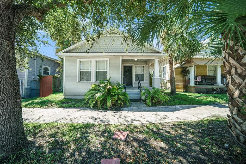 2316 W CHESTNUT STREET TAMPA, FL 33607