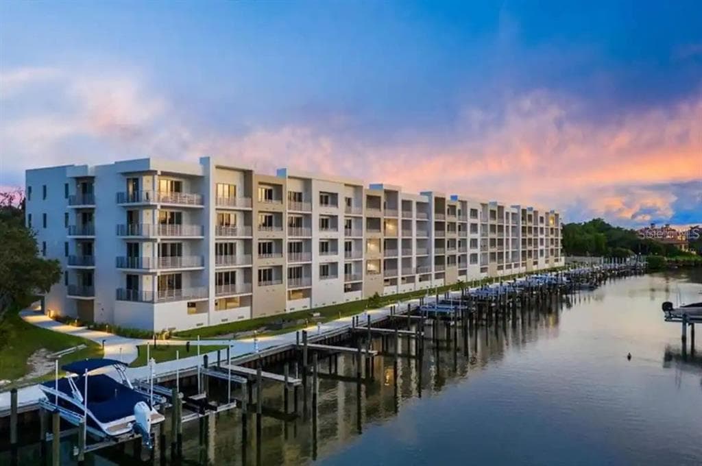 1709 N TAMIAMI TRAIL UNIT 425 SARASOTA, FL 34234