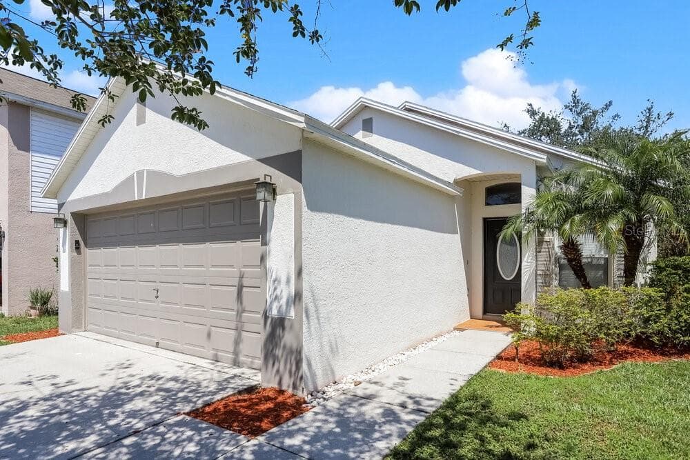 30555 BIRDHOUSE DRIVE WESLEY CHAPEL, FL 33545