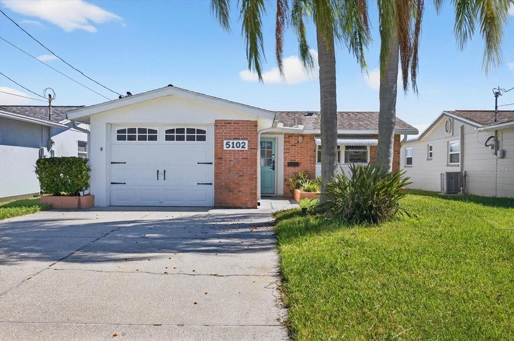 5102 BLUE HERON DRIVE NEW PORT RICHEY, FL 34652