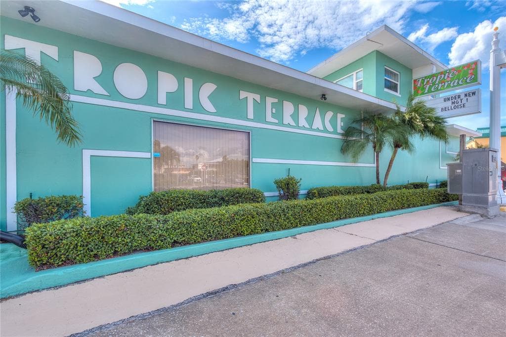 11730 GULF BOULEVARD UNIT 4 TREASURE ISLAND, FL 33706