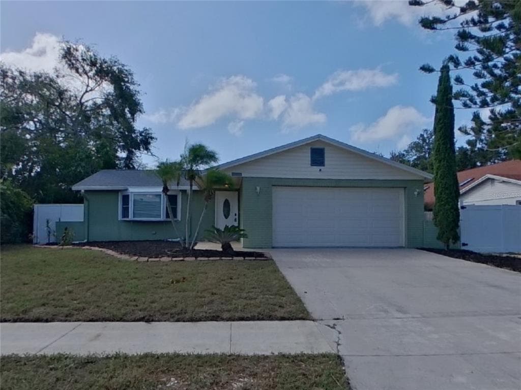11934 LILLIAN AVENUE LARGO, FL 33778